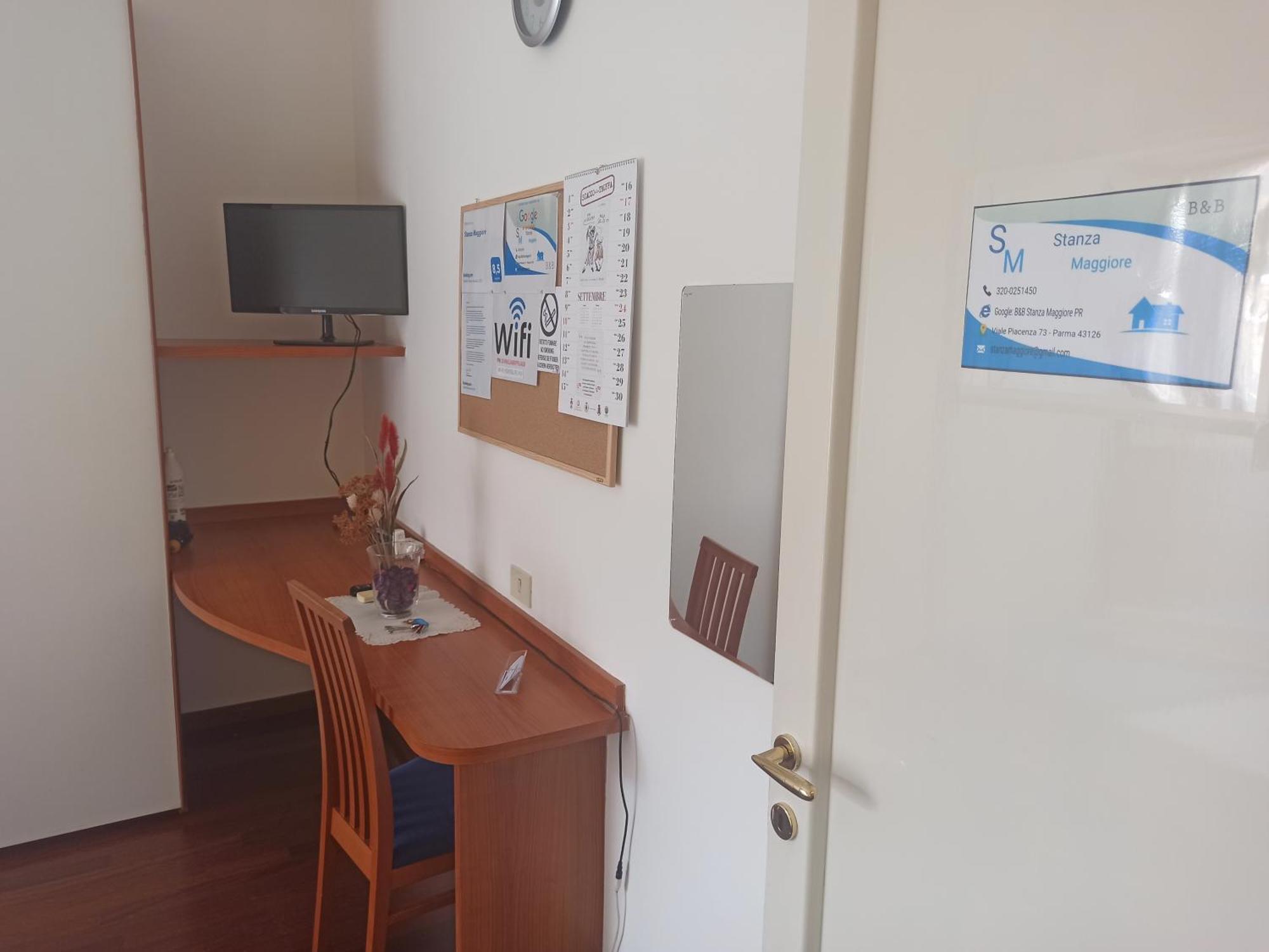 Stanza Maggiore Parma Bagian luar foto