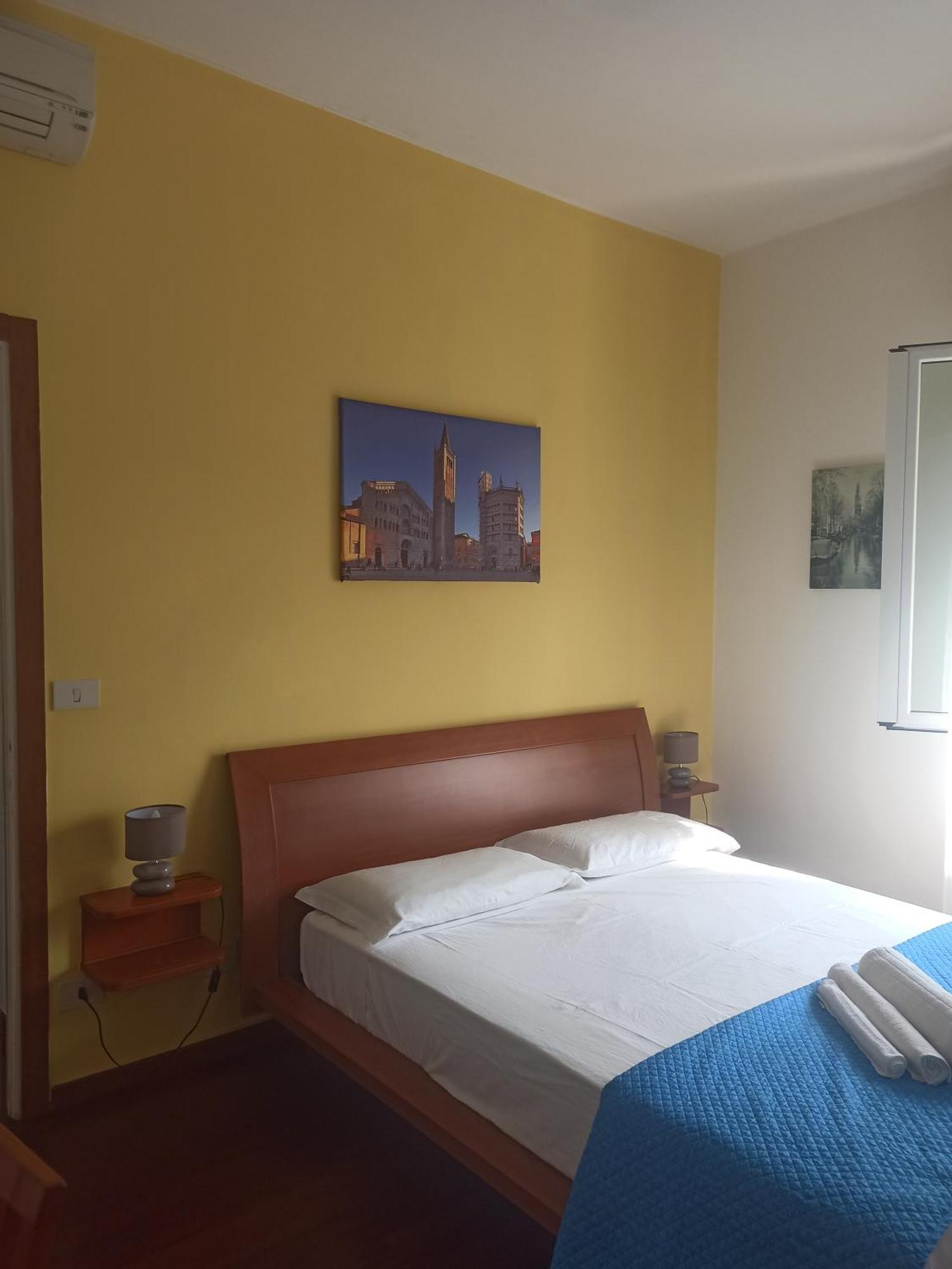 Stanza Maggiore Parma Bagian luar foto
