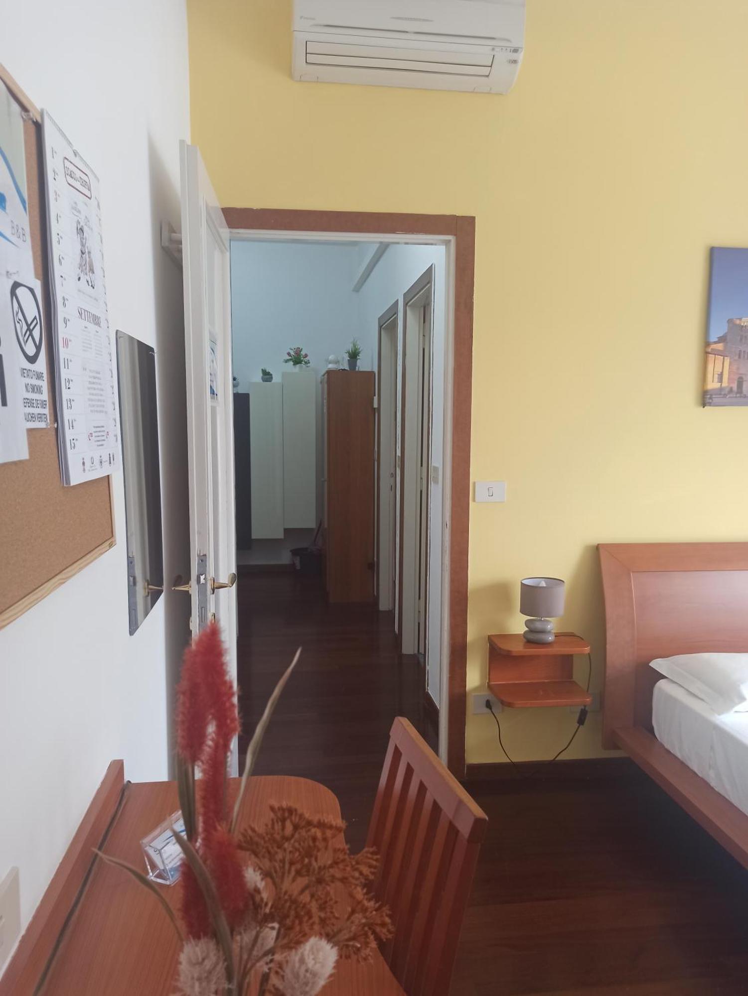 Stanza Maggiore Parma Bagian luar foto