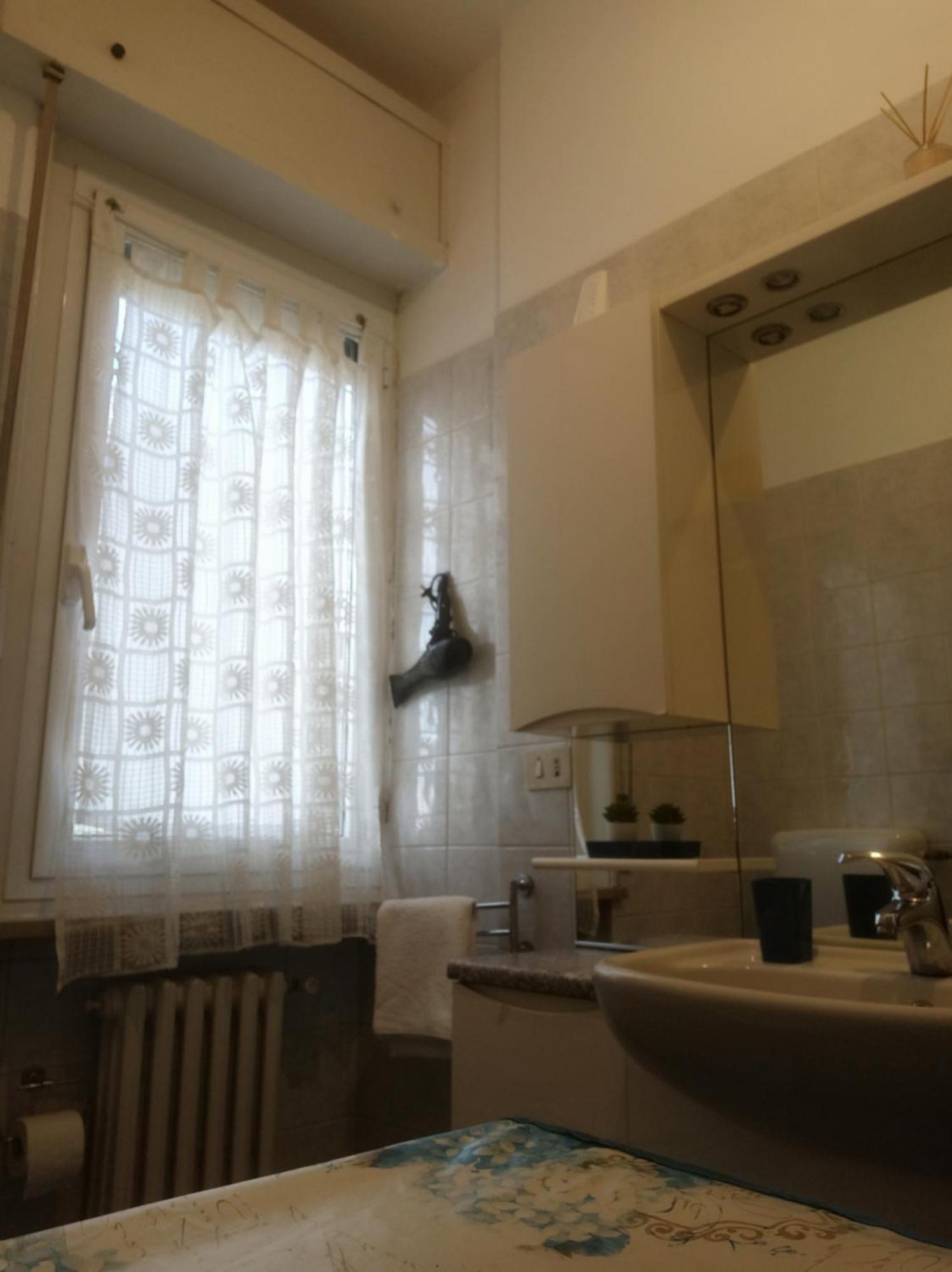 Stanza Maggiore Parma Bagian luar foto