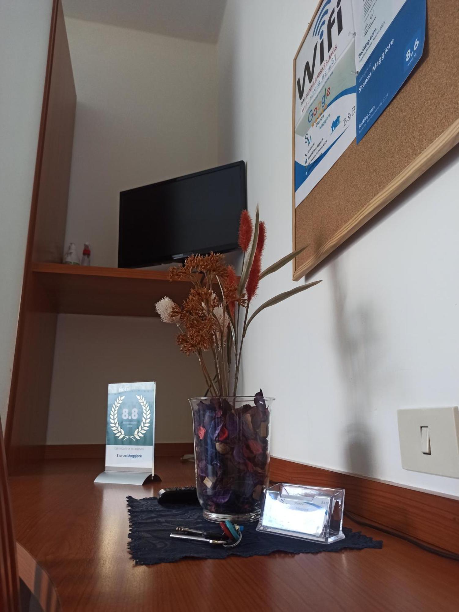 Stanza Maggiore Parma Bagian luar foto