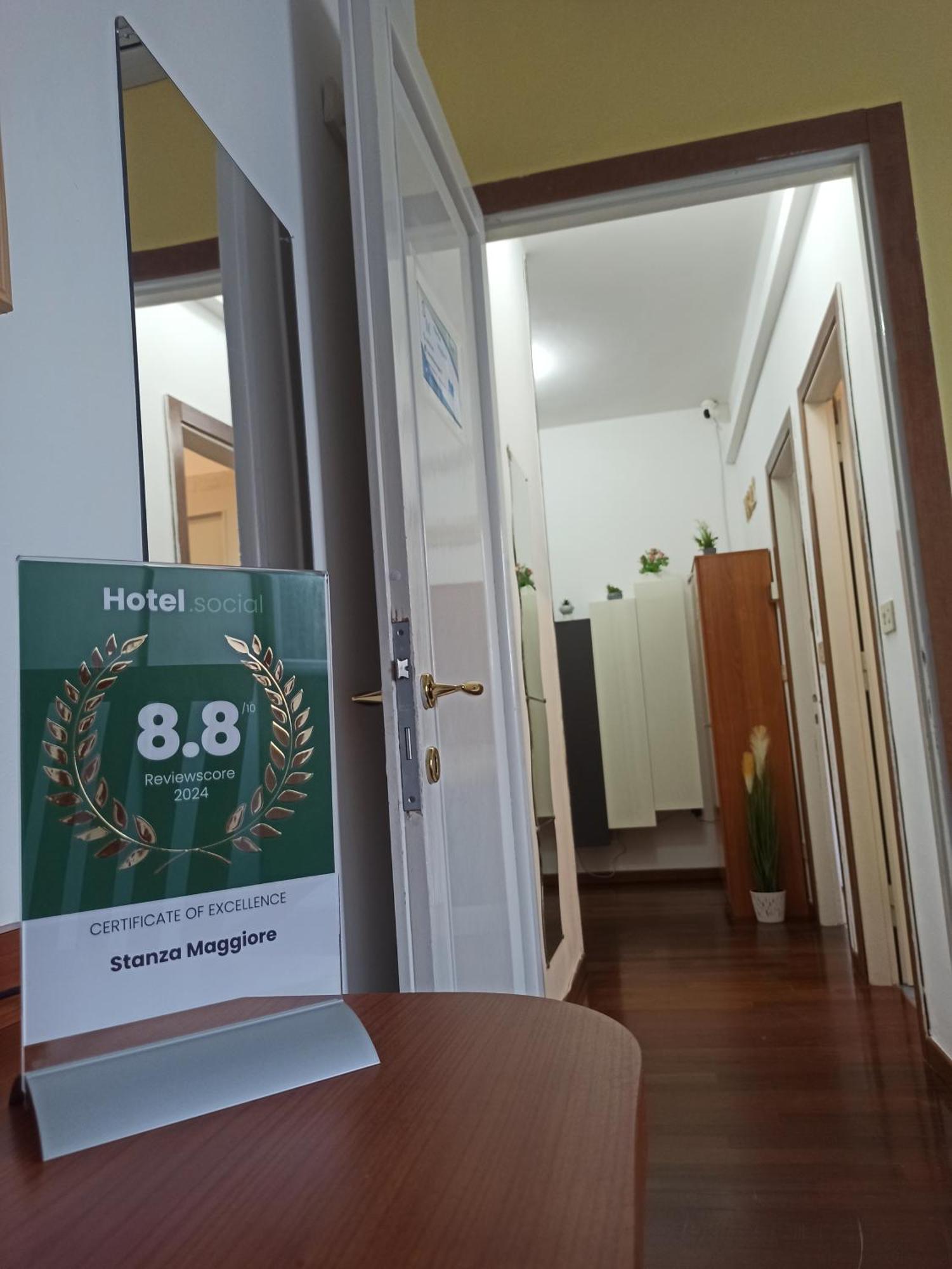 Stanza Maggiore Parma Bagian luar foto